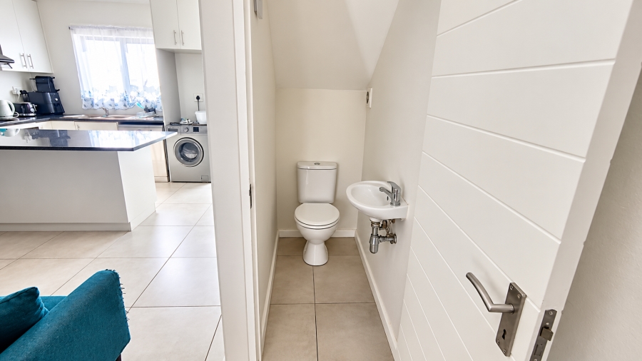 3 Bedroom Property for Sale in Peerless Park North Western Cape